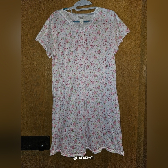 Vintage Nightgown - Picture 1 of 6